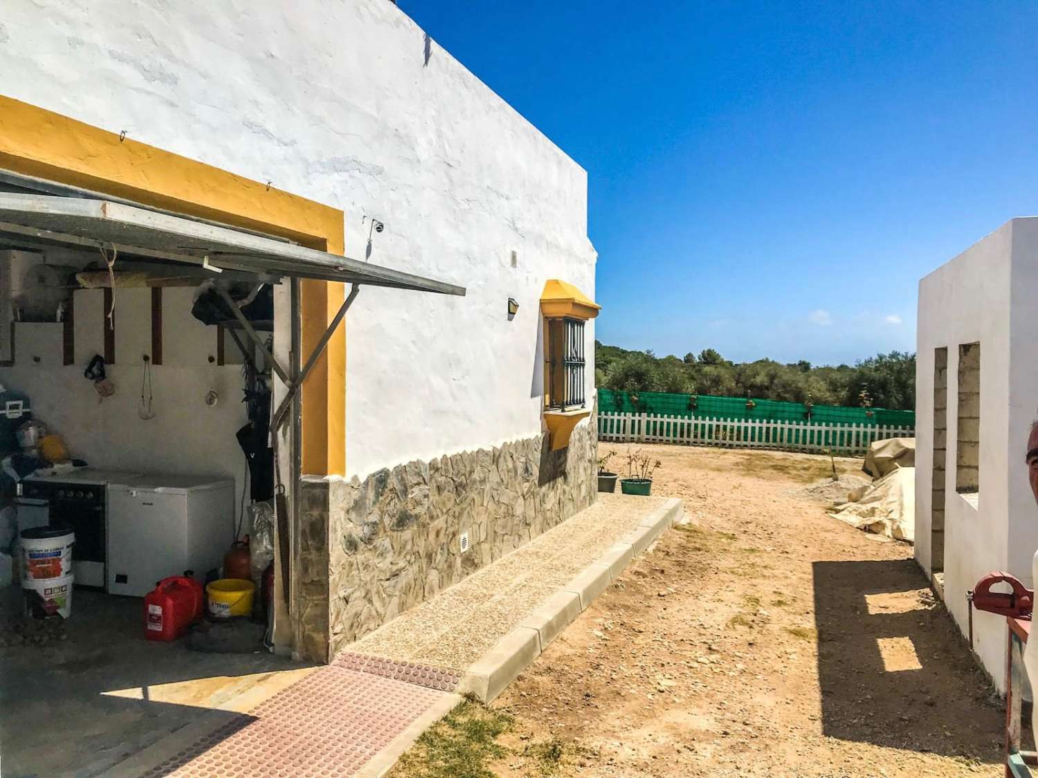 Terreno construido y registrado en Véjer