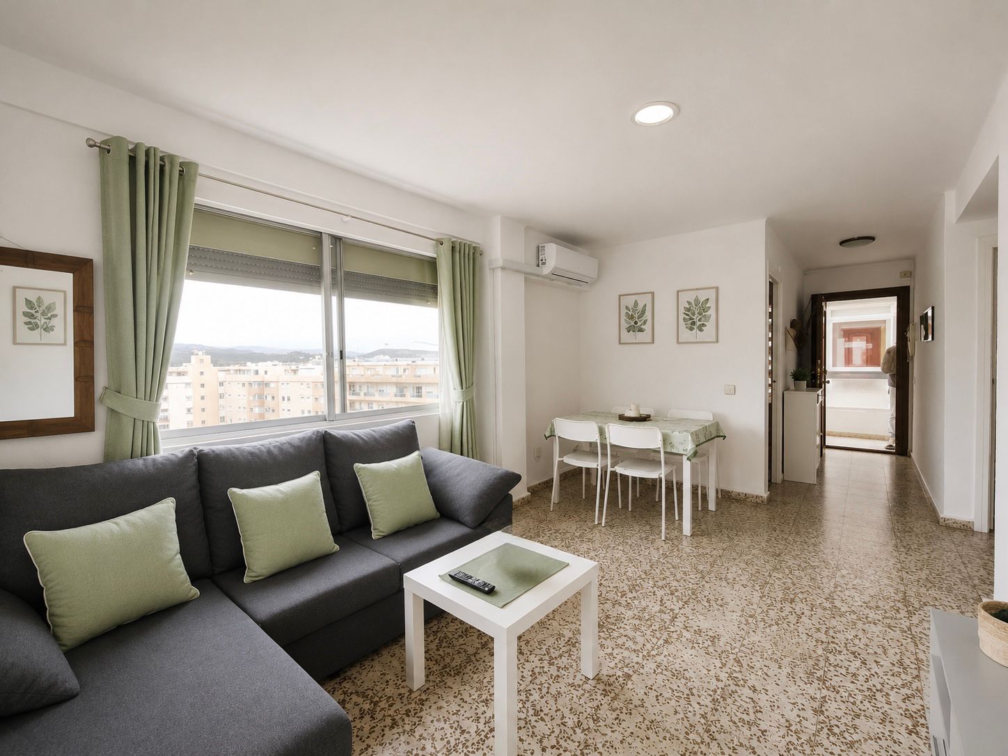 Piso 2 dormitorios primera línea en Torre del Mar