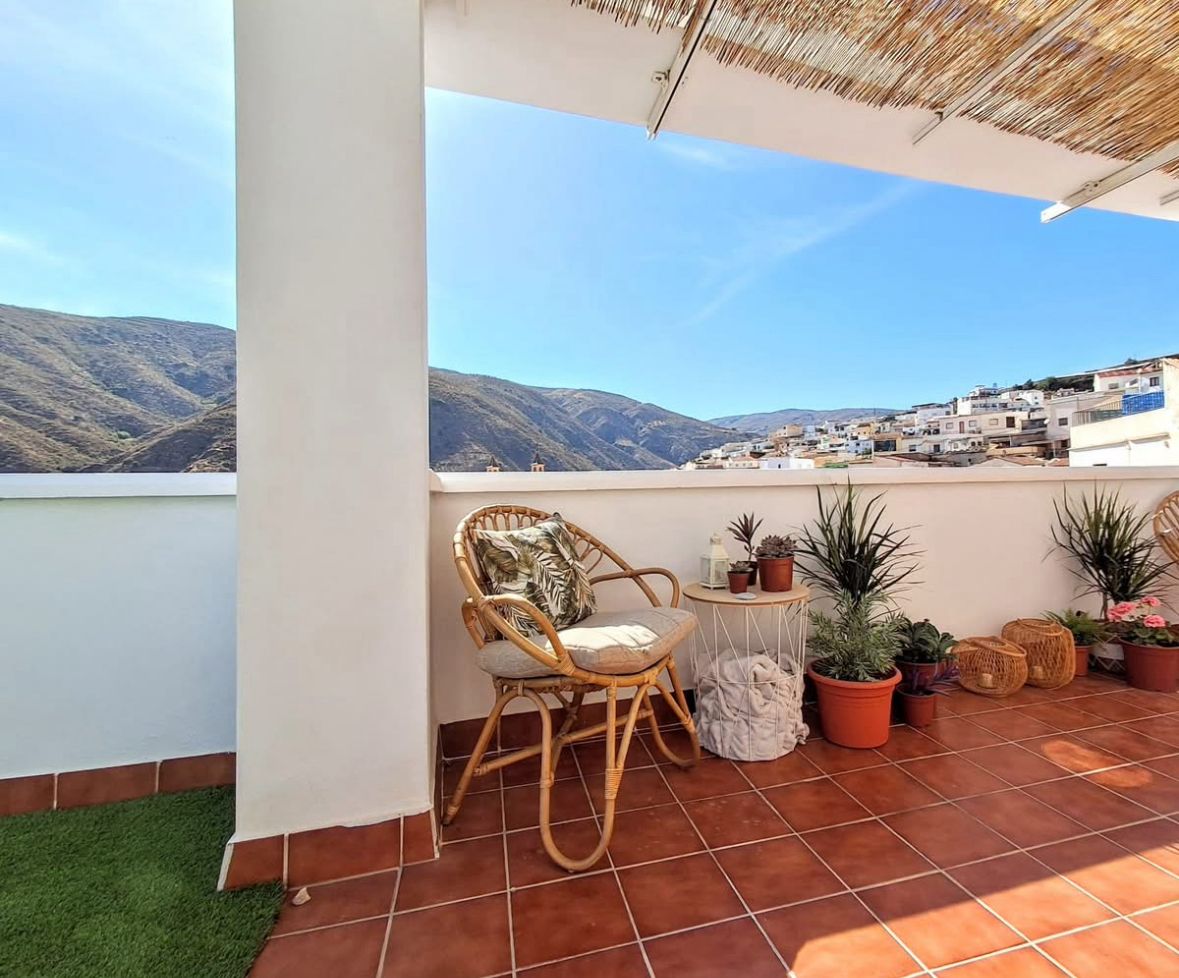 Kattohuoneisto myynnissä Albuñol