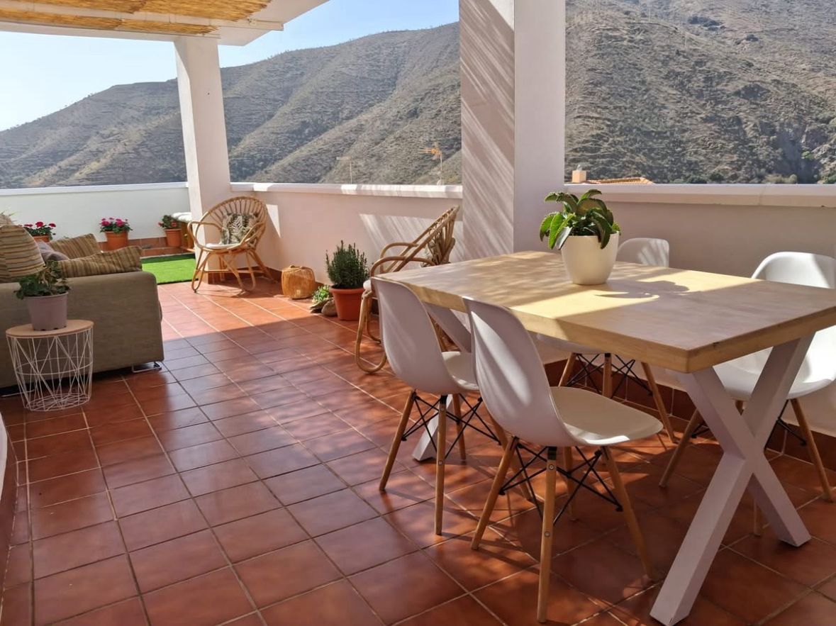 Kattohuoneisto myynnissä Albuñol