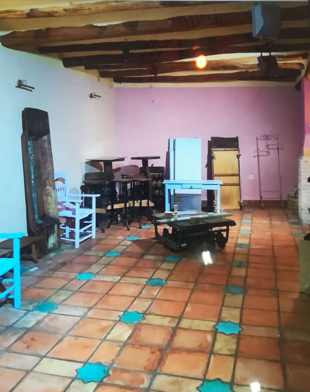 Locali moderni di 200 m2 in vendita nel centro dell'Alpujarra