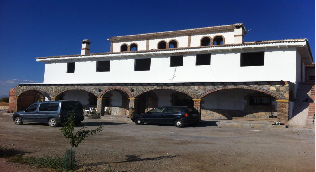 Maisons rurales-cortijo, entrepôt et ferme de 50 Ha.