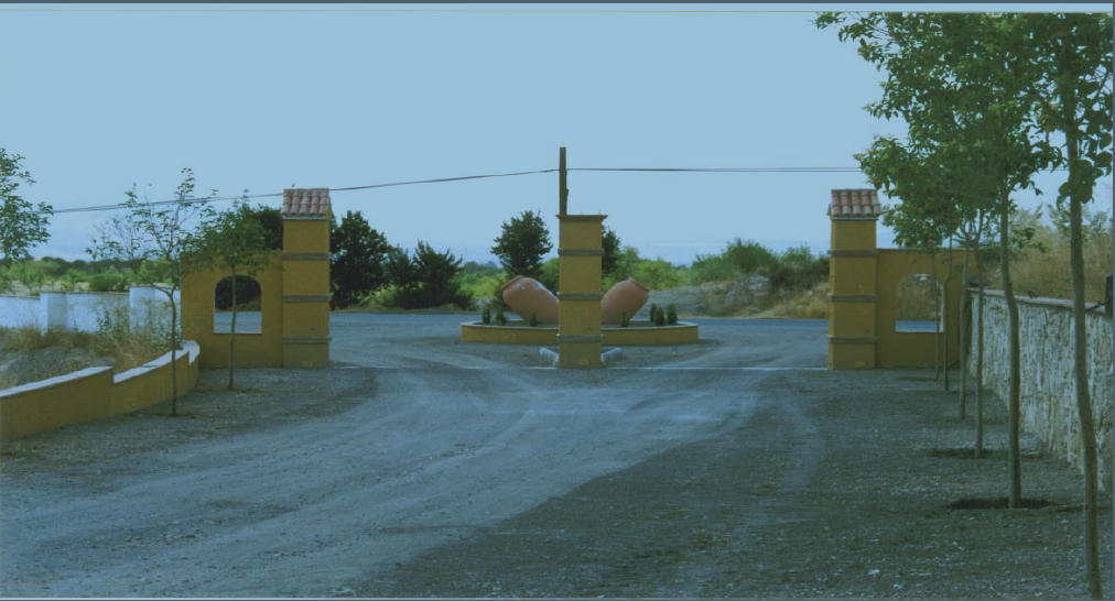 Maisons rurales-cortijo, entrepôt et ferme de 50 Ha.