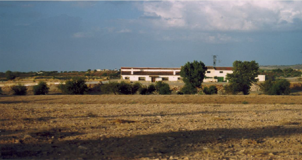 Maisons rurales-cortijo, entrepôt et ferme de 50 Ha.