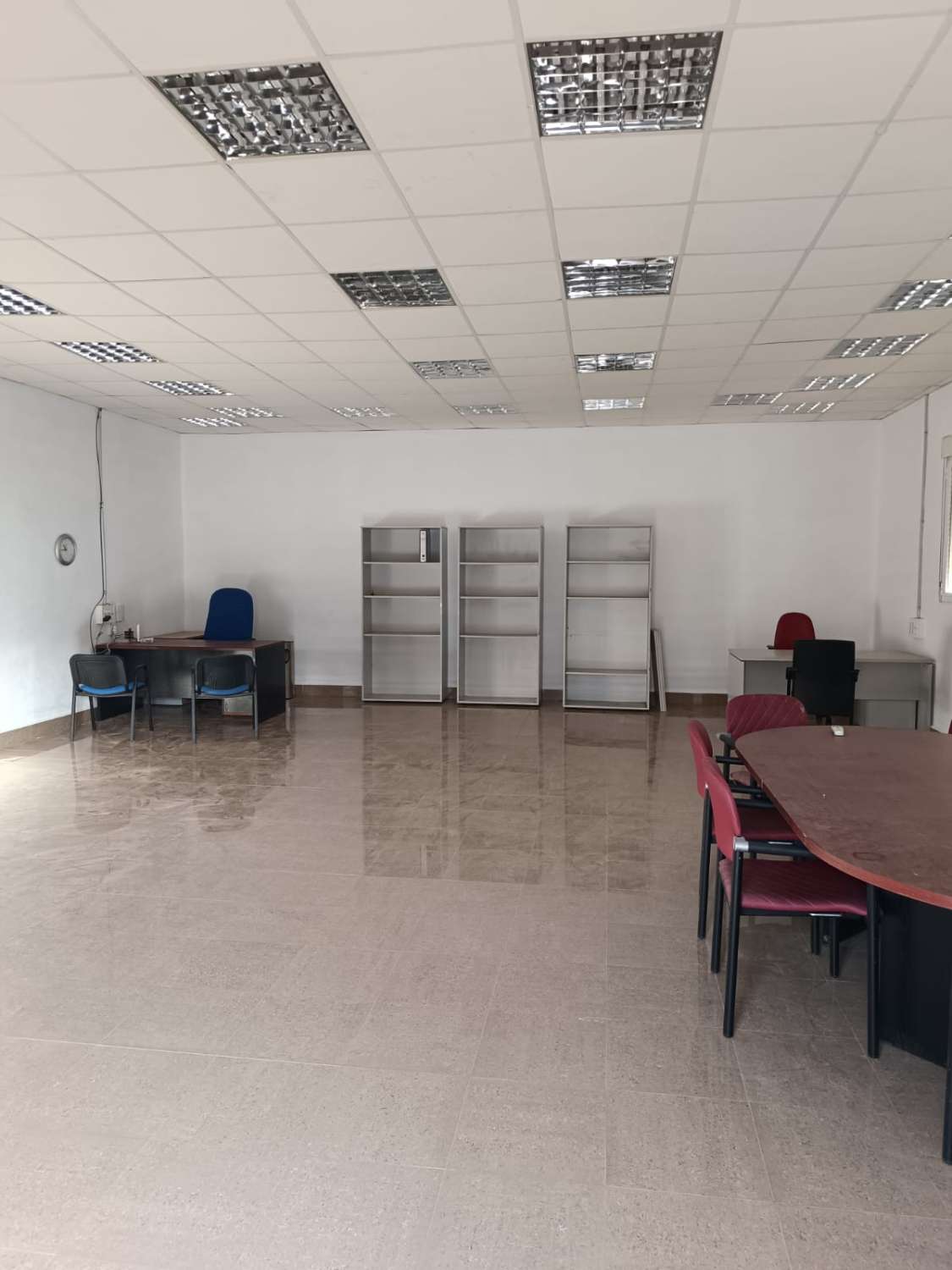 Industrielager von 1700 m2 in Los Tablones de Motril