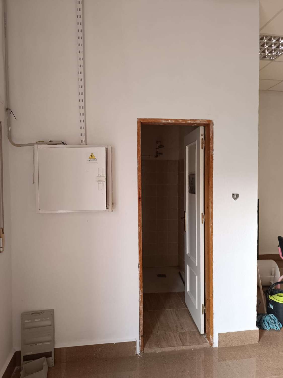 Entrepôt industriel de 1700 m2 à Los Tablones de Motril