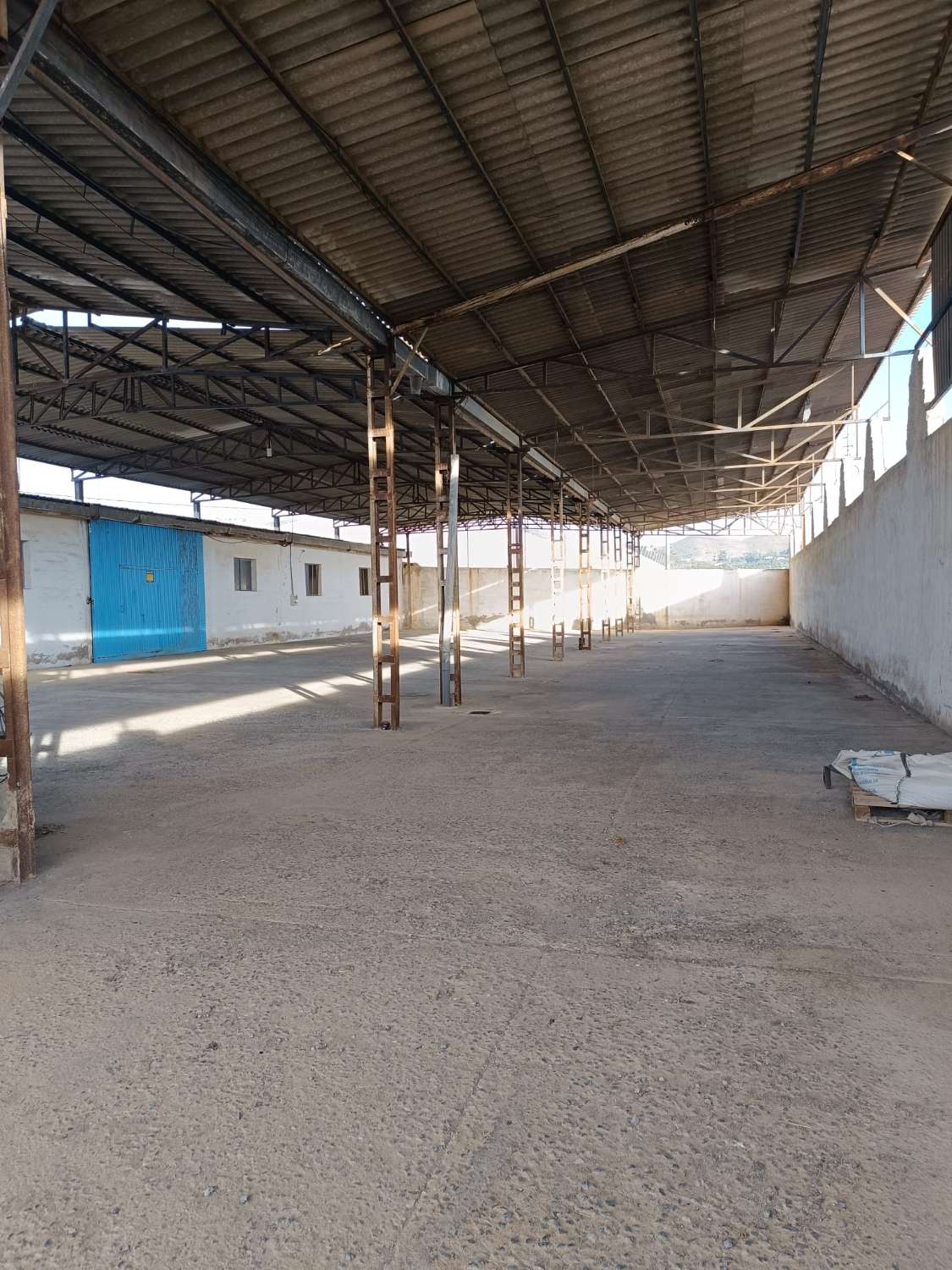 Industrielager von 1700 m2 in Los Tablones de Motril