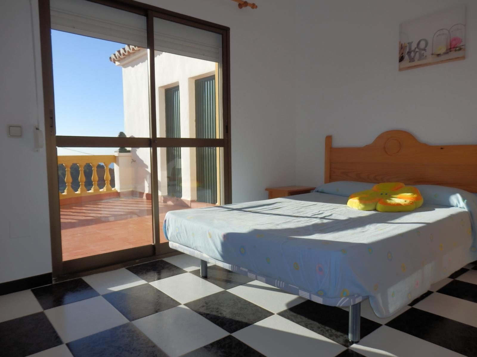 Villa con quattro camere da letto a Nerja