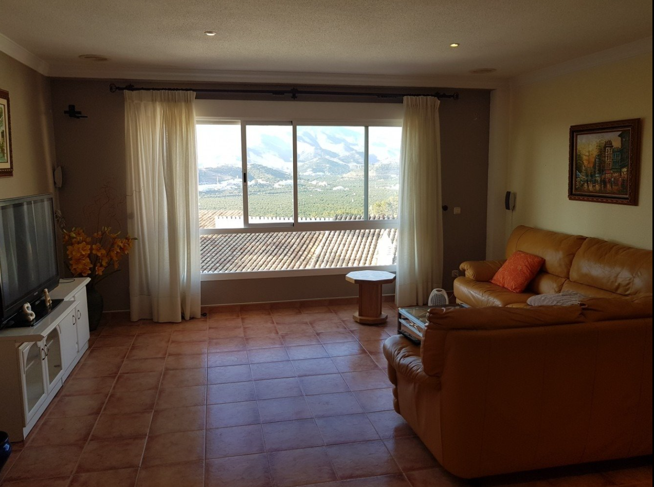 Villa de 4 dormitorios en venta en Almuñécar