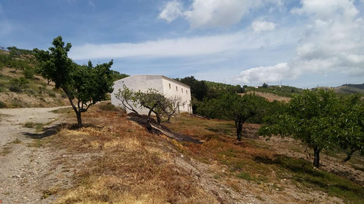 Cortijo reformado con almacén y vistas en Torvizcón, Granada