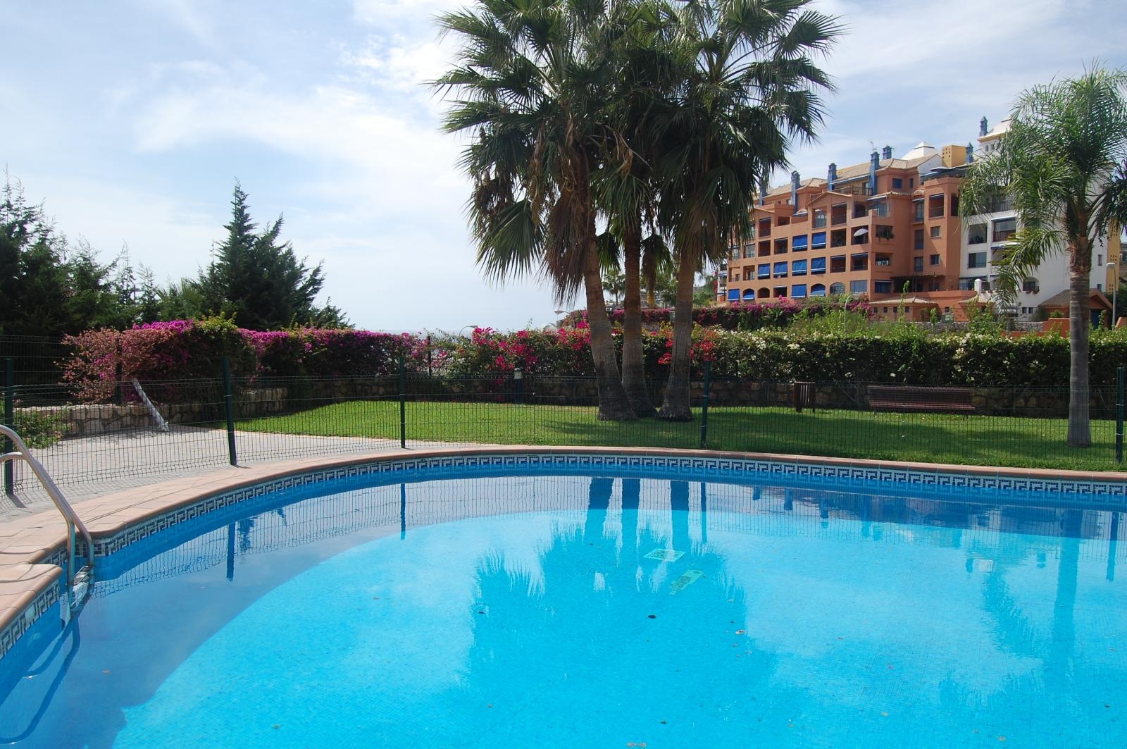 Apartamento en Residencial con vistas al mar en primera línea, Almuñécar