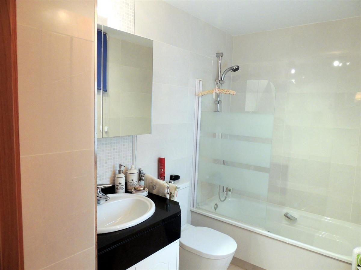 Apartamento en Residencial con vistas al mar en primera línea, Almuñécar
