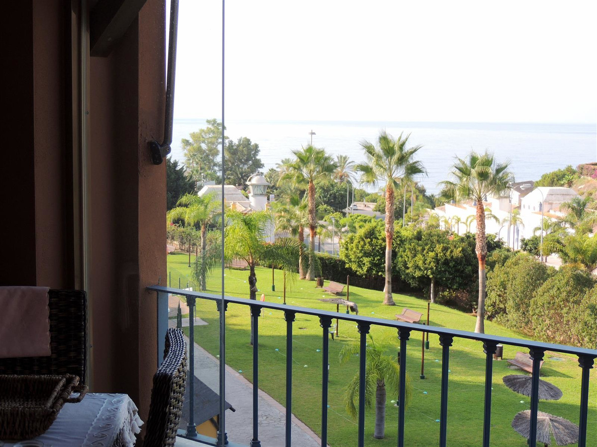 Apartamento en Residencial con vistas al mar en primera línea, Almuñécar