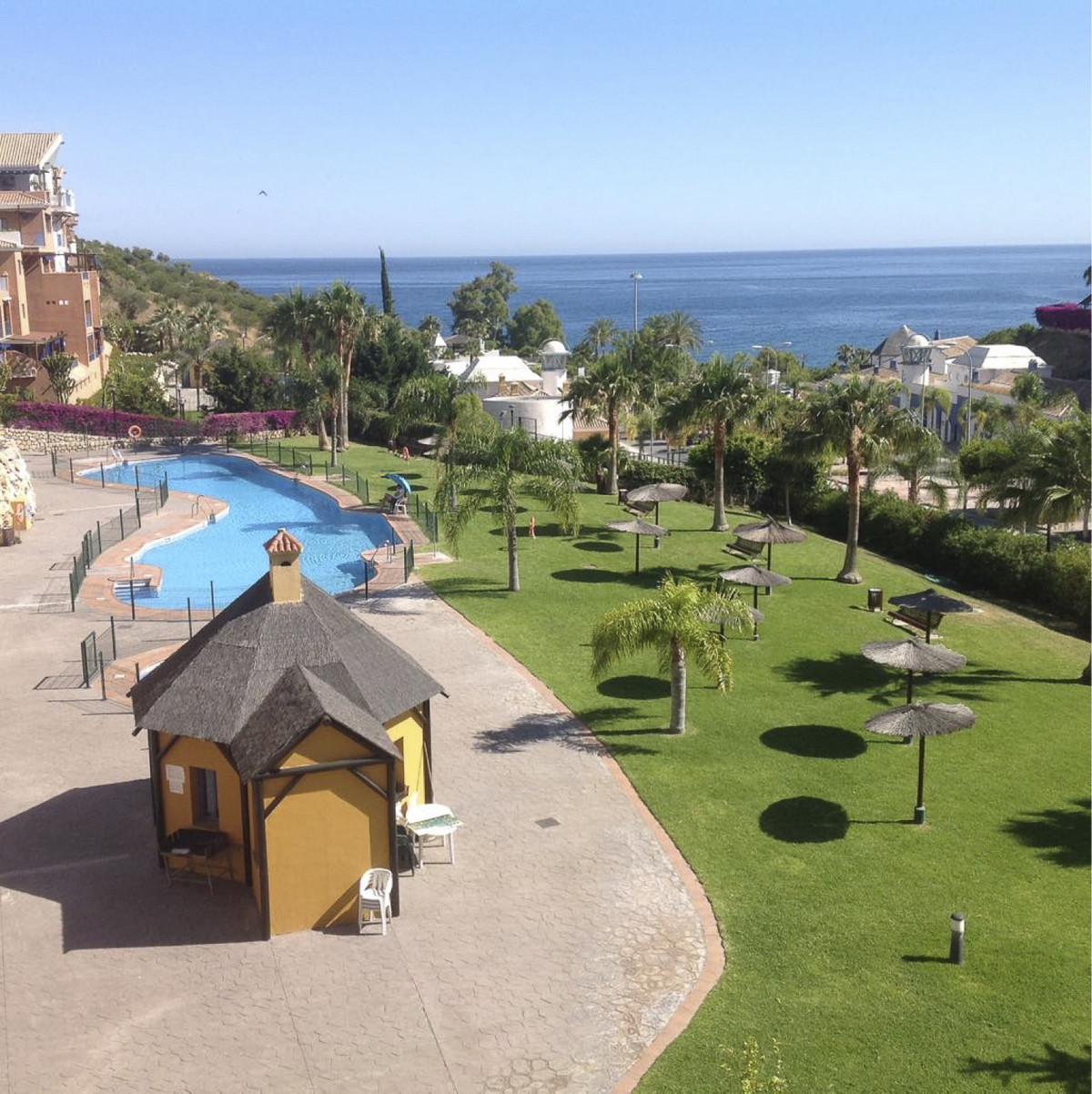 Apartamento en Residencial con vistas al mar en primera línea, Almuñécar