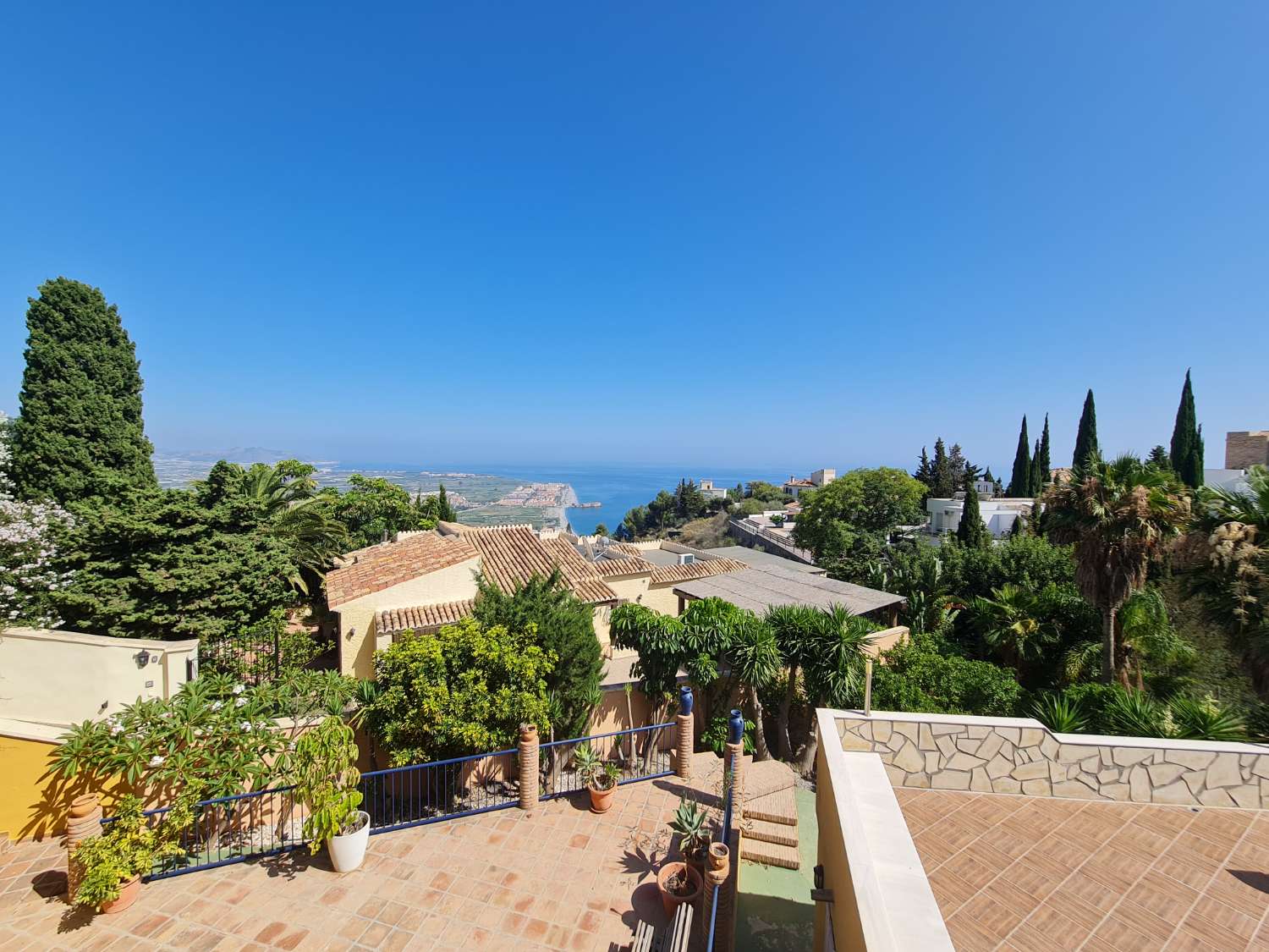 Villa de luxe à vendre dans l'urbanisation Monte de Los Almendros à Salobreña