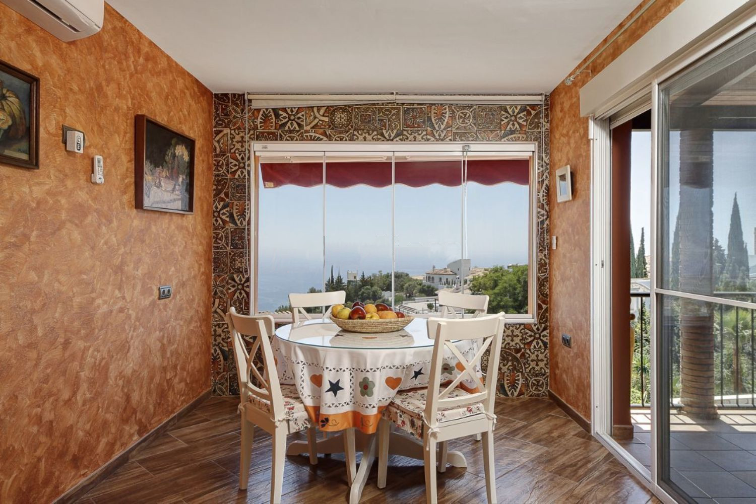 Villa de luxe à vendre dans l'urbanisation Monte de Los Almendros à Salobreña