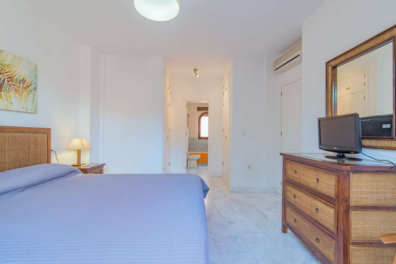 3 bedroom apartment in Playa Granada from September to June