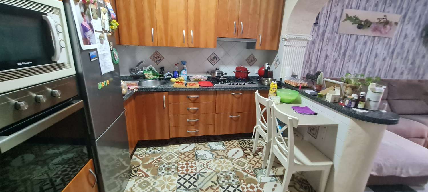 Se vende casa 4 dormitorios en Motril