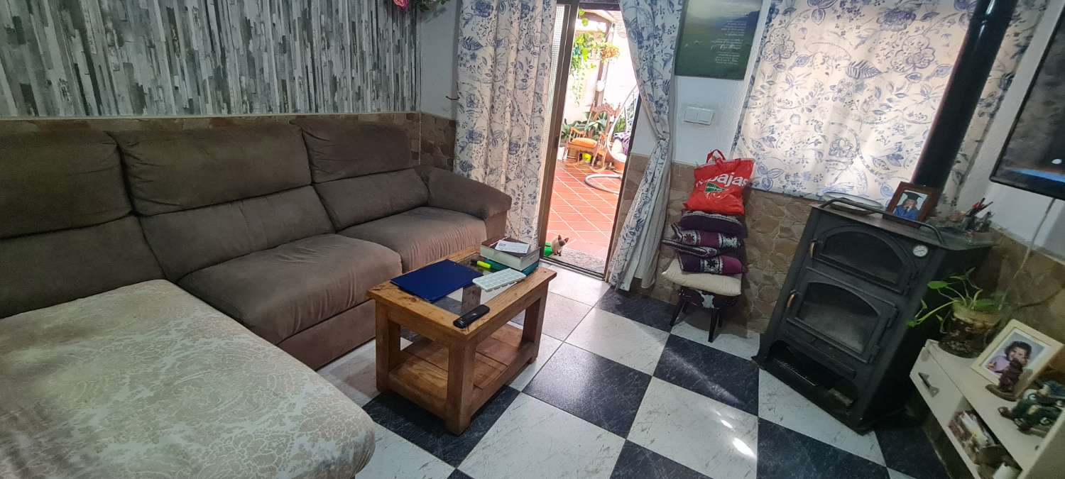 Se vende casa 4 dormitorios en Motril