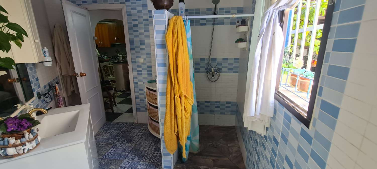 Se vende casa 4 dormitorios en Motril