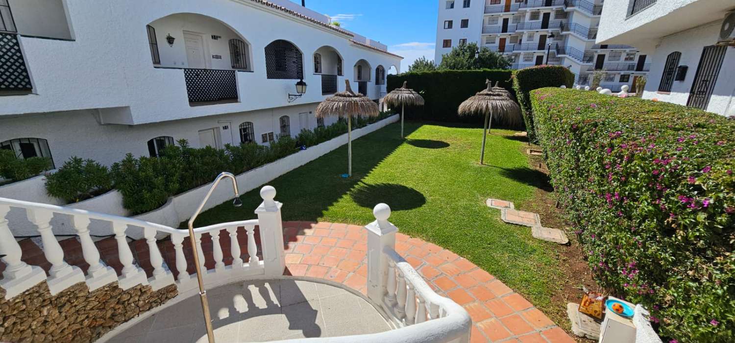 Casa adosada en urbanización privada en Nerja