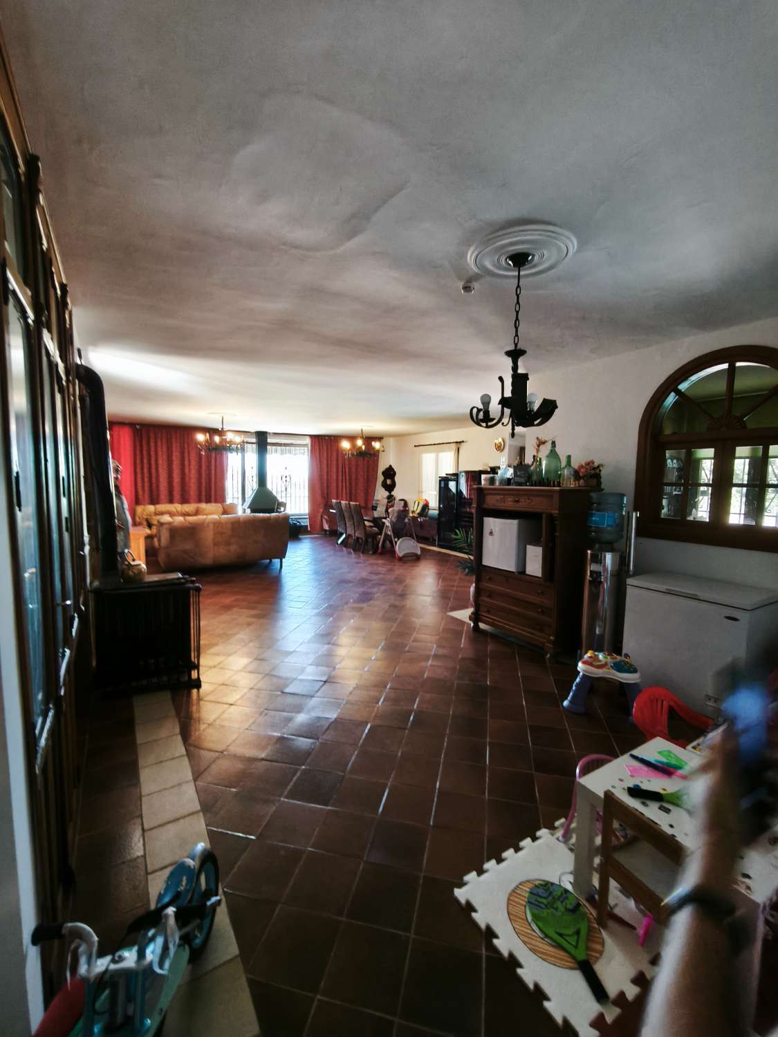 2 case coloniche (nuove e vecchie) e casa dei lavoratori su 33,75 ettari.