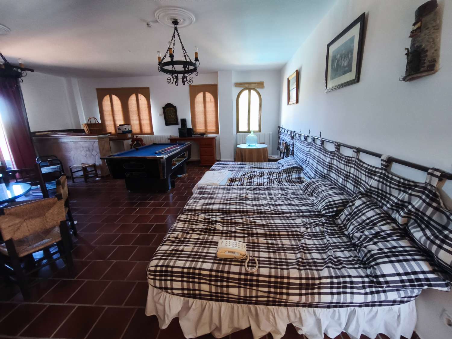 2 case coloniche (nuove e vecchie) e casa dei lavoratori su 33,75 ettari.