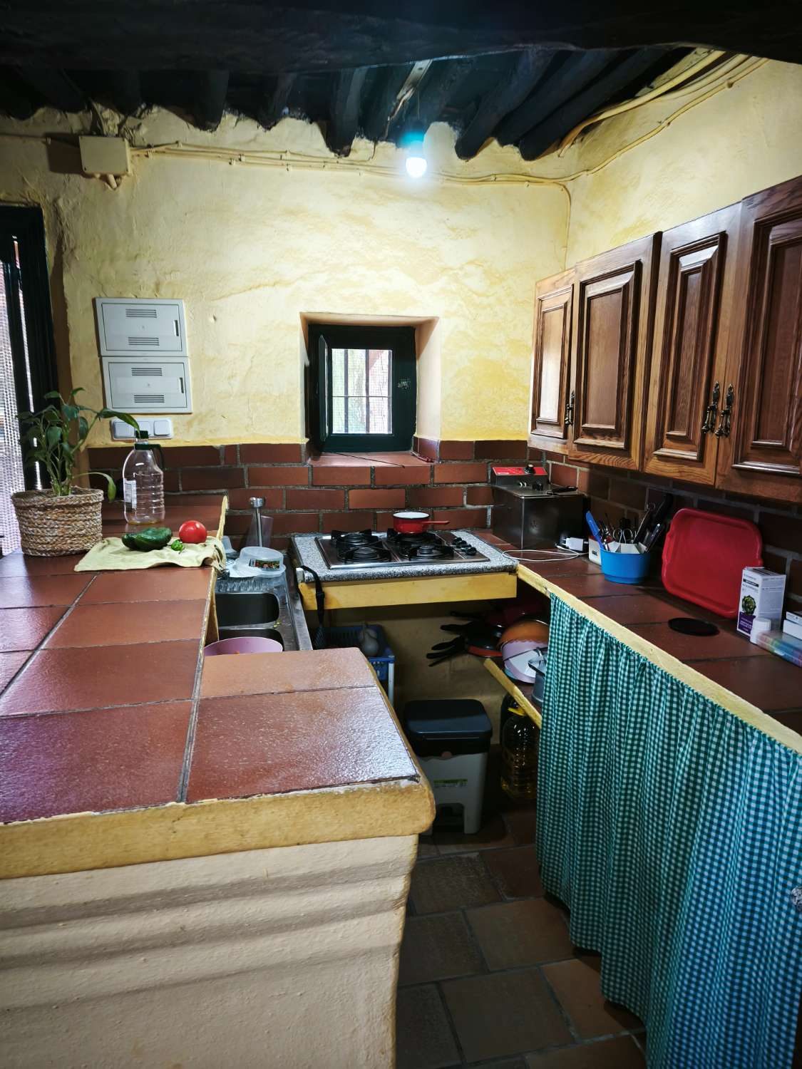 2 case coloniche (nuove e vecchie) e casa dei lavoratori su 33,75 ettari.