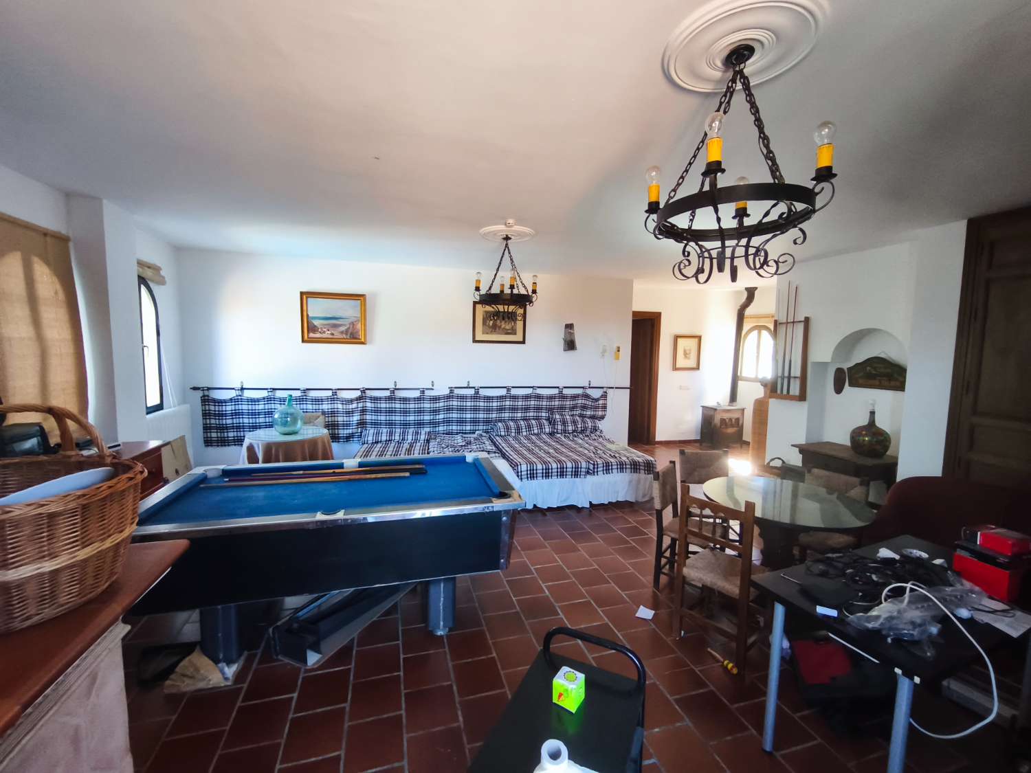 2 case coloniche (nuove e vecchie) e casa dei lavoratori su 33,75 ettari.