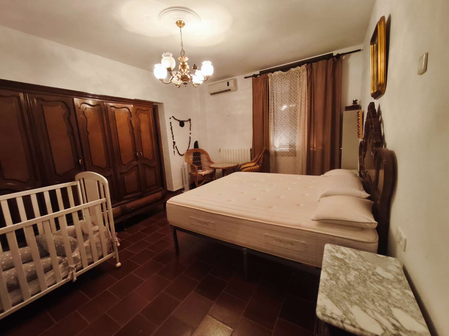 2 case coloniche (nuove e vecchie) e casa dei lavoratori su 33,75 ettari.