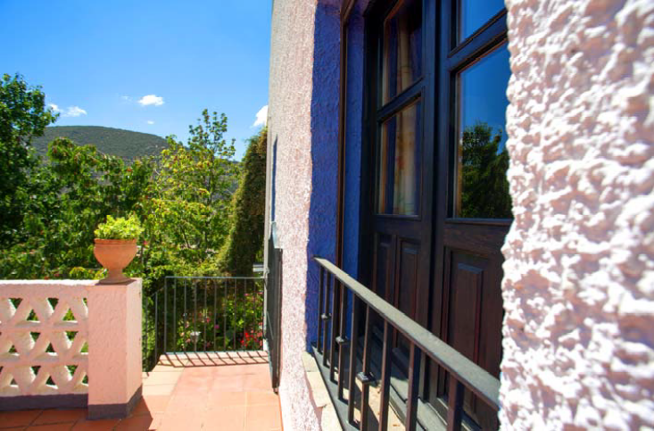 旅館 出售 在 La Taha