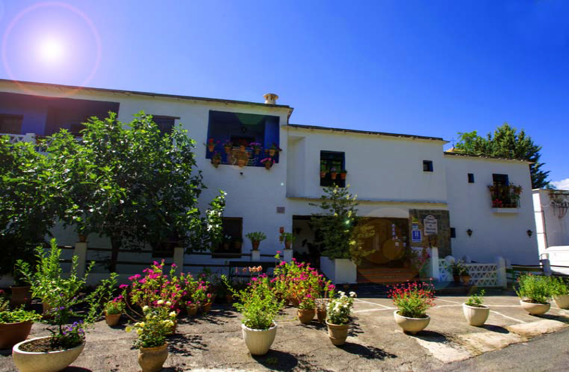 旅館 出售 在 La Taha