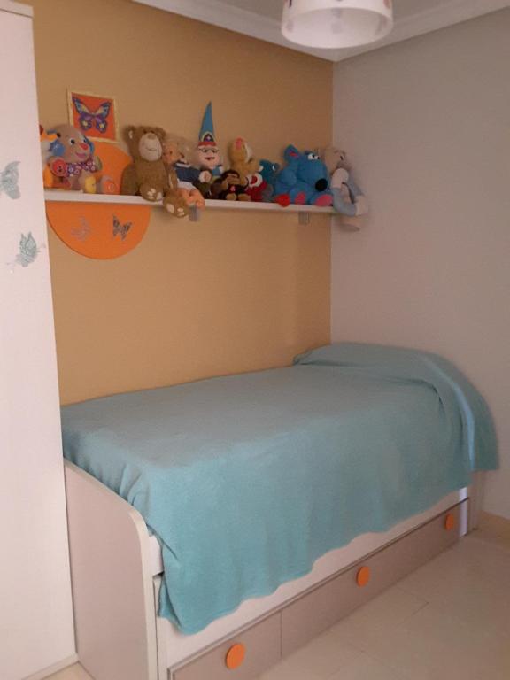 Lägenhet vid stranden med utsikt och pool