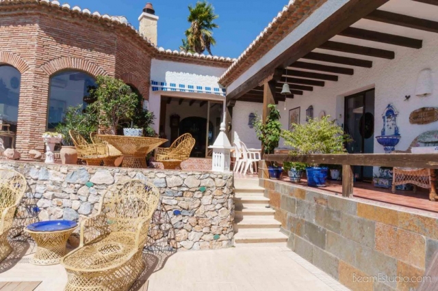 ENCANTADORA VILLA EN LA HERRADURA