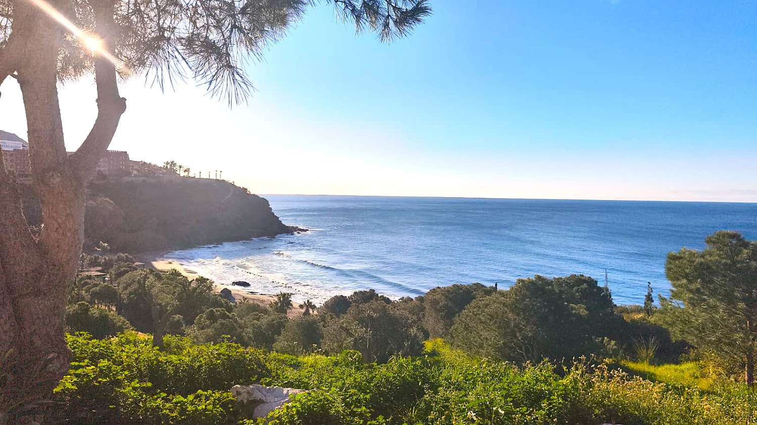 Piso de 2 dormitorios con vistas al mar en Playa Galera, Almuñécar