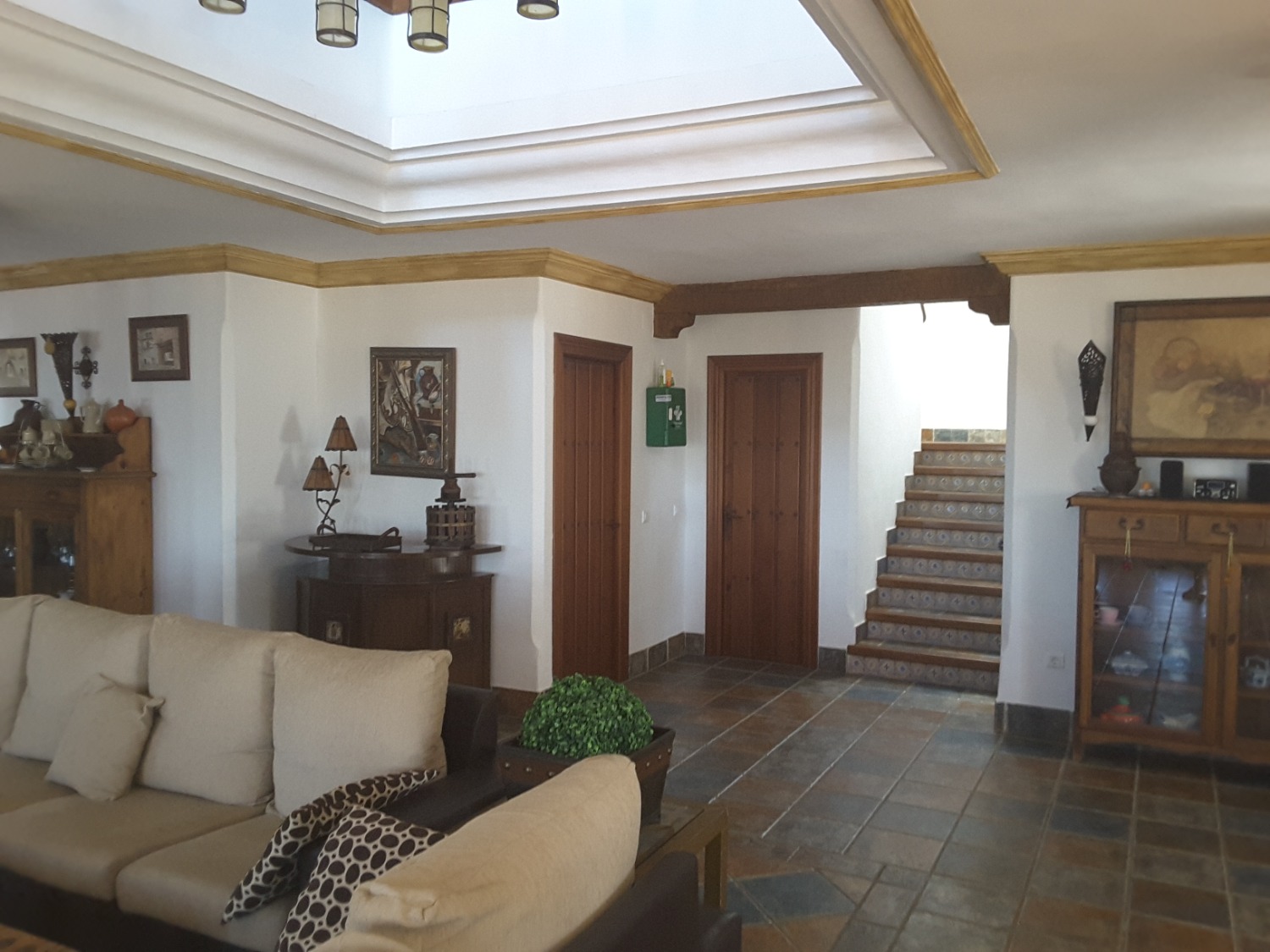 Frigiliana, en venta casa de 7 dormitorios y parcela de 5500 m2