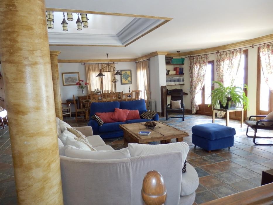 Frigiliana, à vendre maison avec 7 chambres et un terrain de 5500 m2