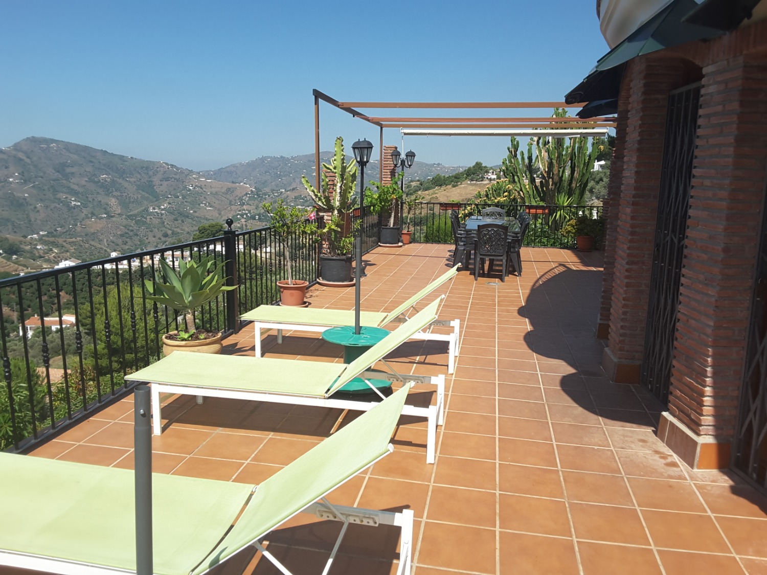 Frigiliana, for sale house with 7 bedrooms and a plot of 5500 m2