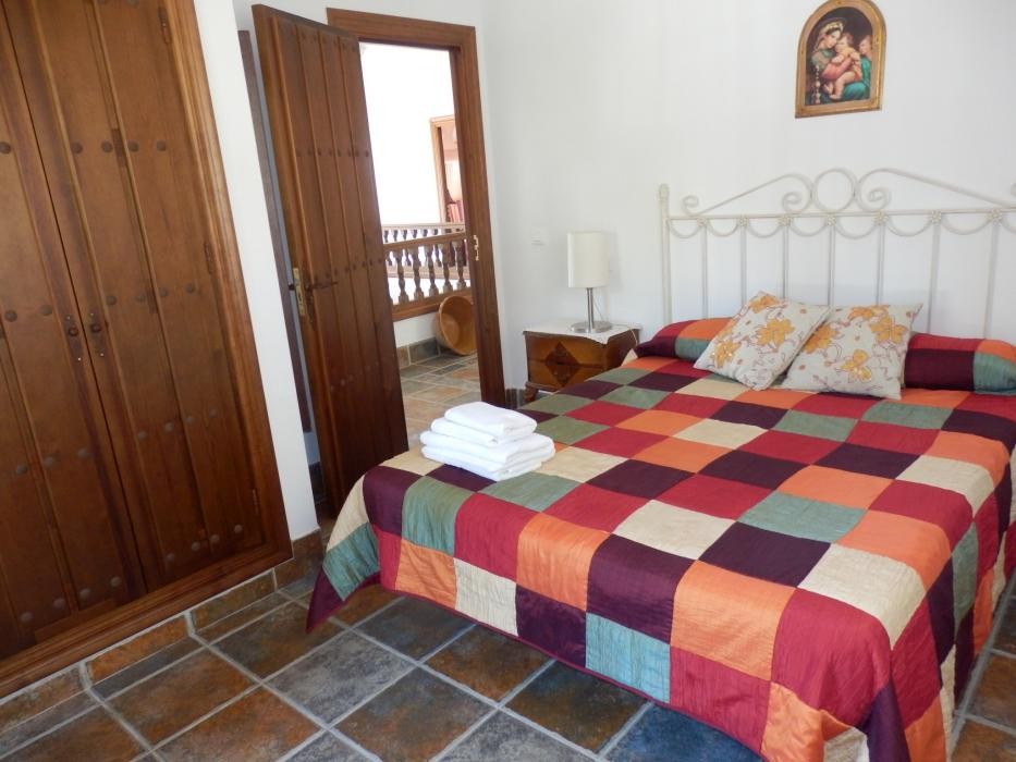 Frigiliana, vendesi casa con 7 camere da letto e un terreno di 5500 m2