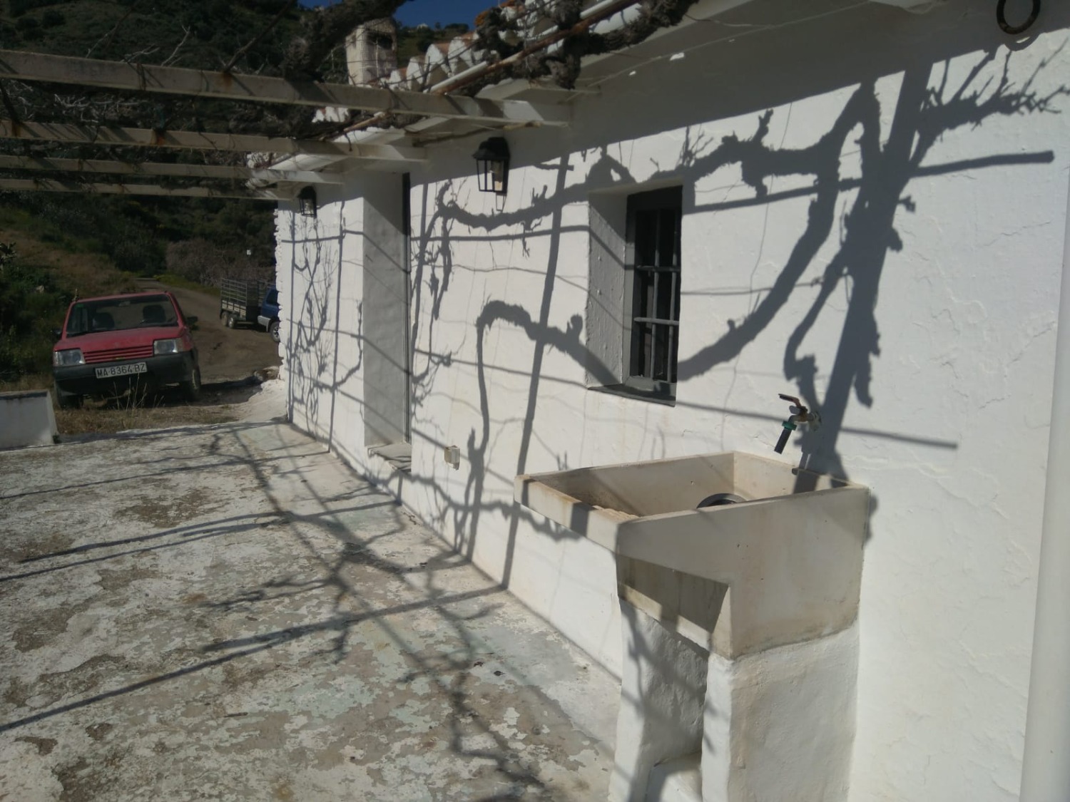 Cortijo in Torrox with 30,000 m2 of land on terraces