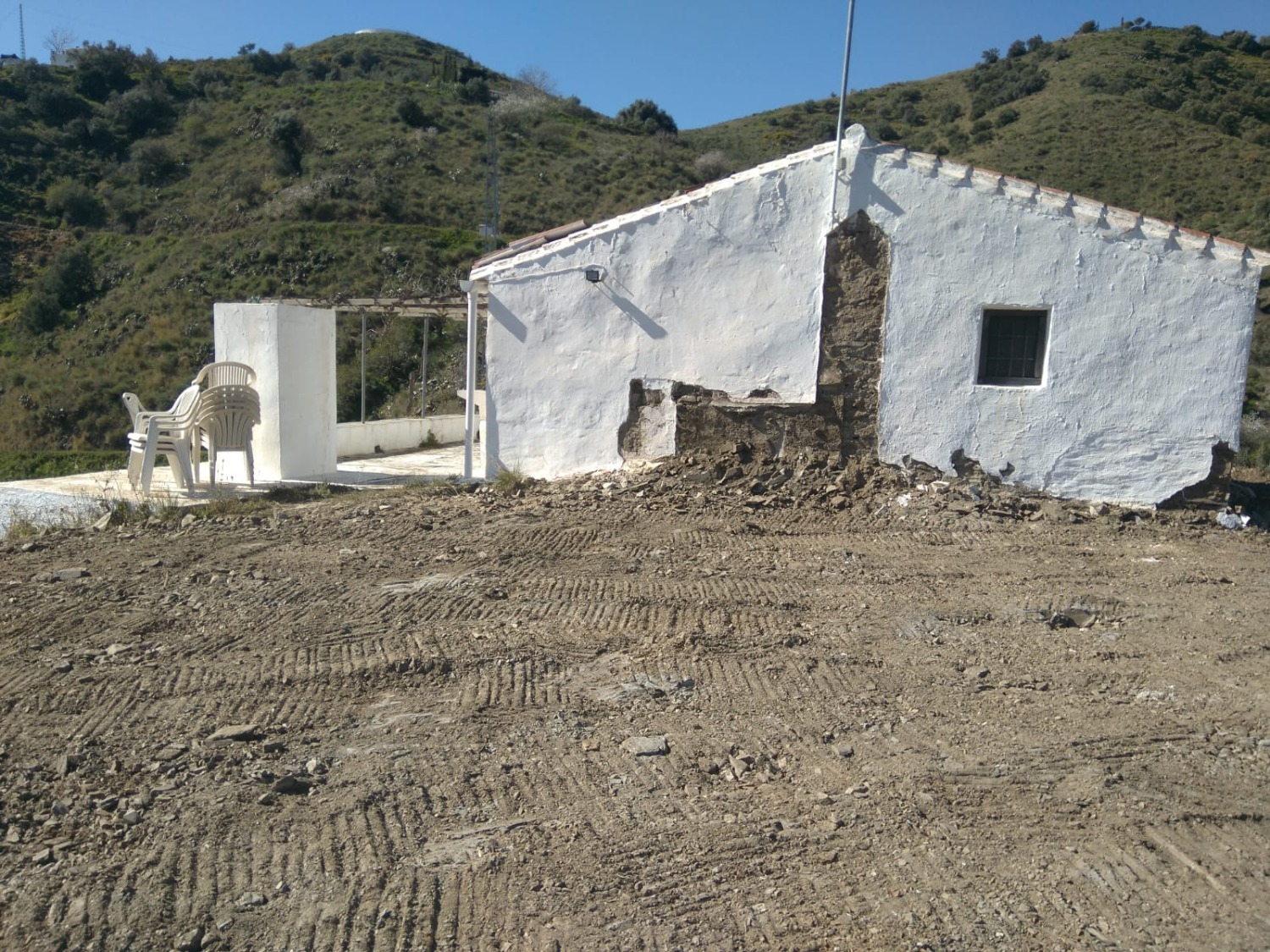 Cortijo in Torrox met 30.000 m2 grond op terrassen