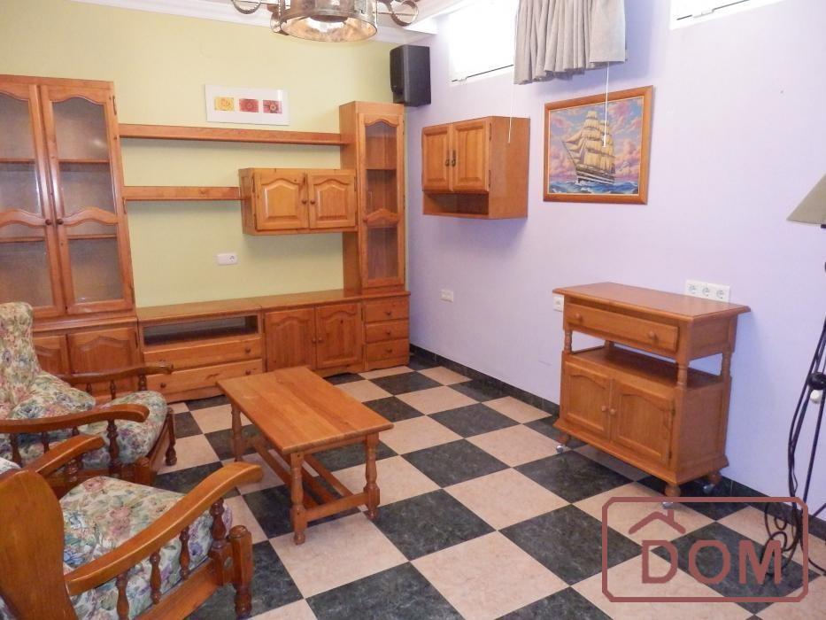 Piso en venta en Nerja con estudio aparte y garaje