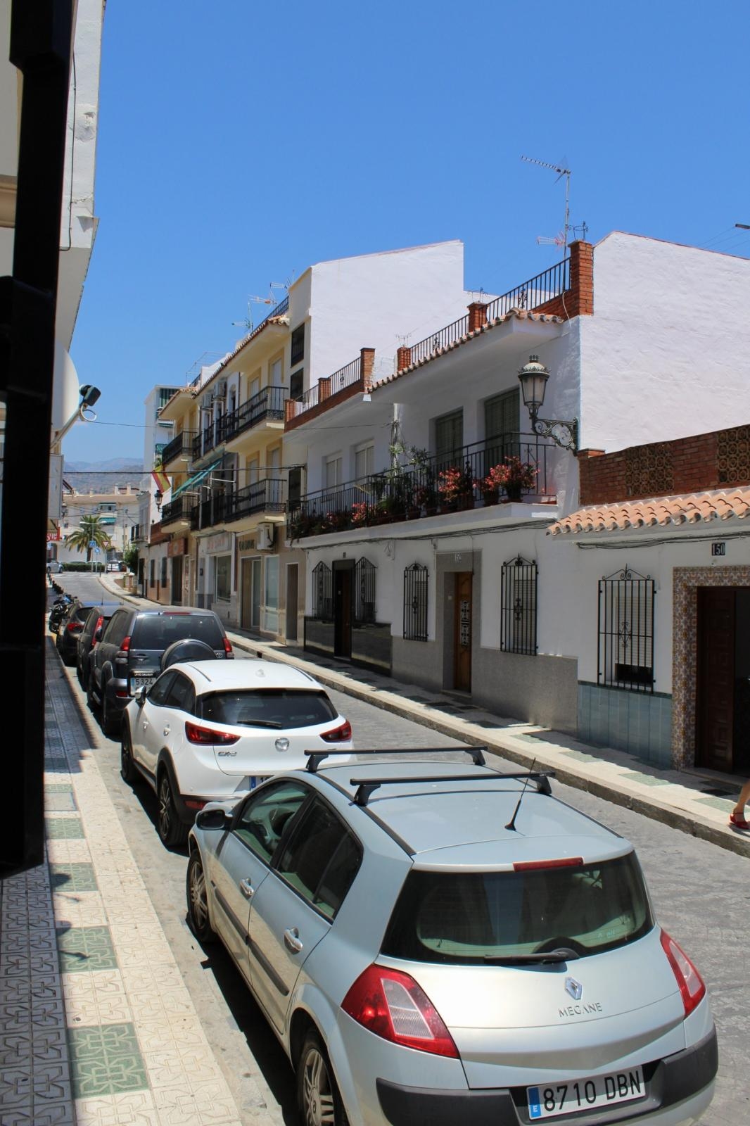 Wohnung zum Verkauf in Nerja mit separatem Studio und Garage