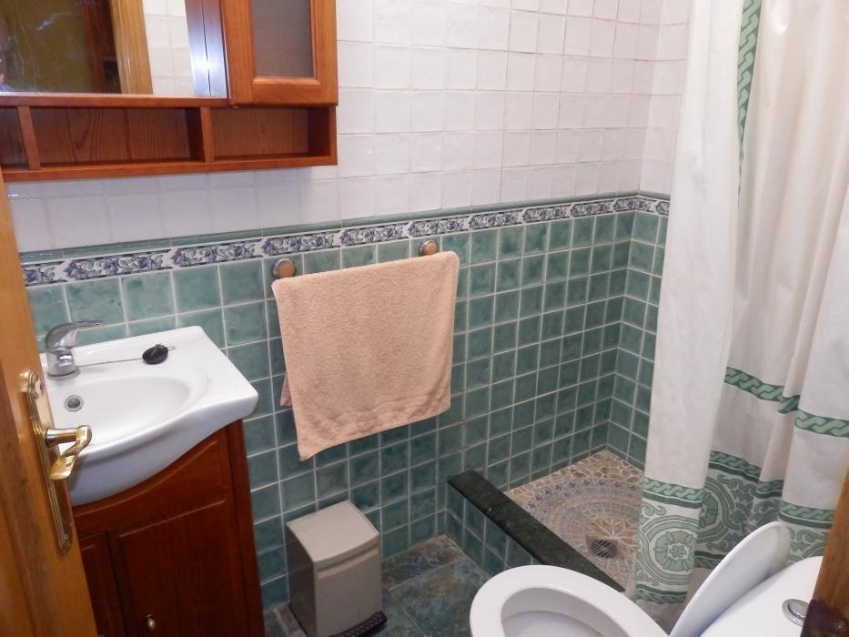 Apartment for sale in Nerja with separate studio and garage