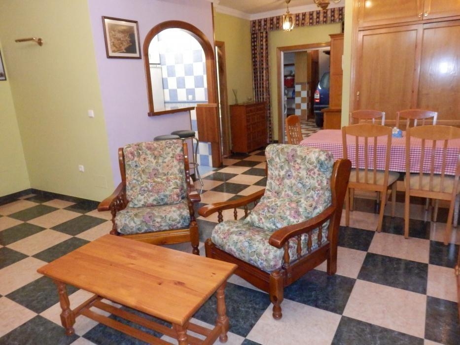 Piso en venta en Nerja con estudio aparte y garaje