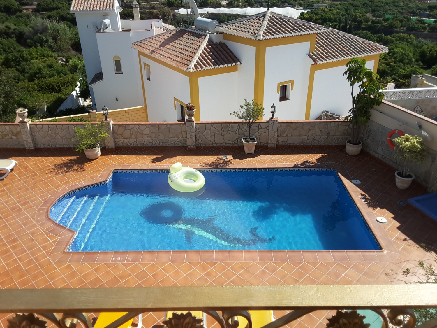 For rent for long season stunning villa 5 min. from Nerja