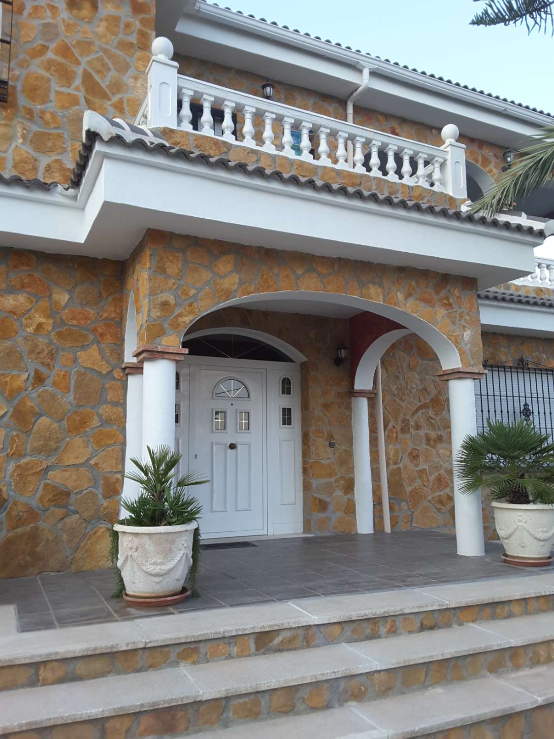 Stunning villa for sale in Itrabo